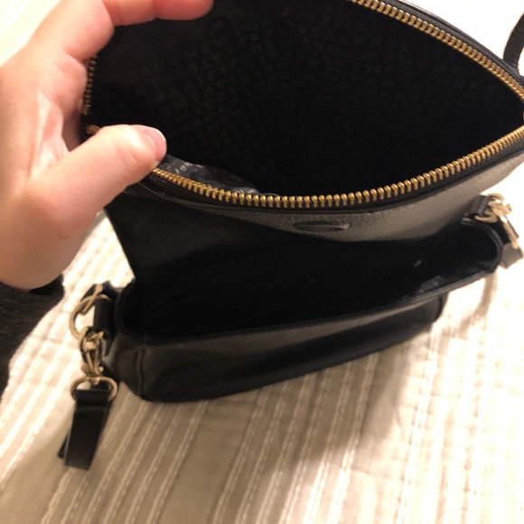 Kate Spade cross body bag. - Picture 3 of 6